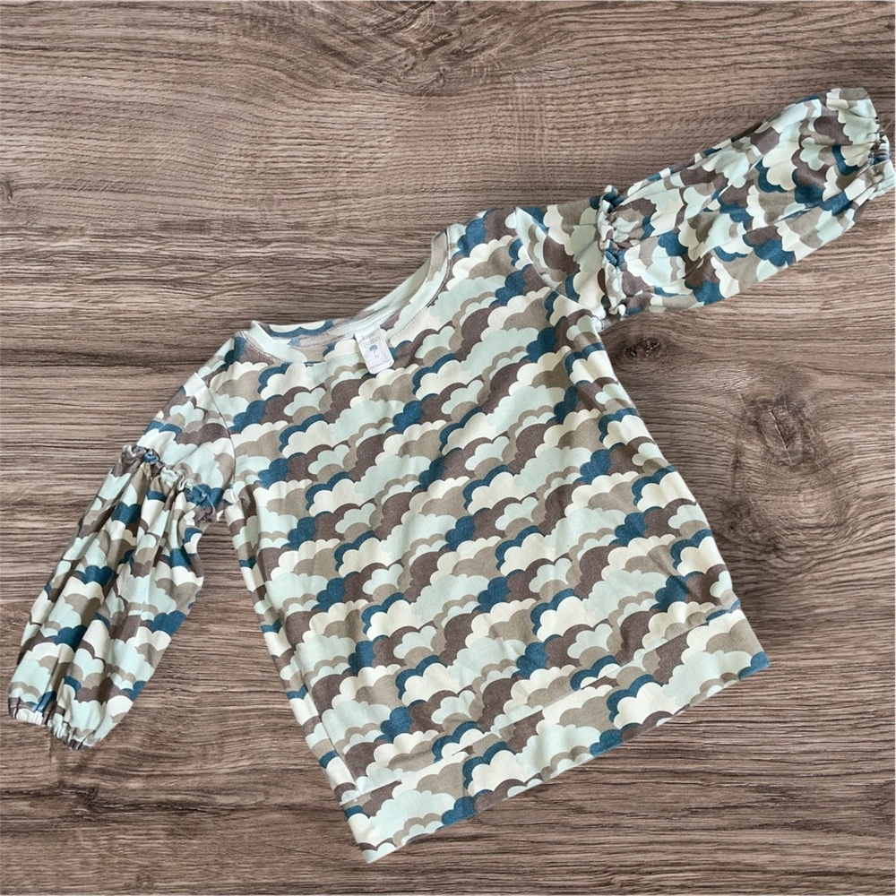 Kate Quinn Ruffle Long Sleeve Green Clouds 5T excellent used condition